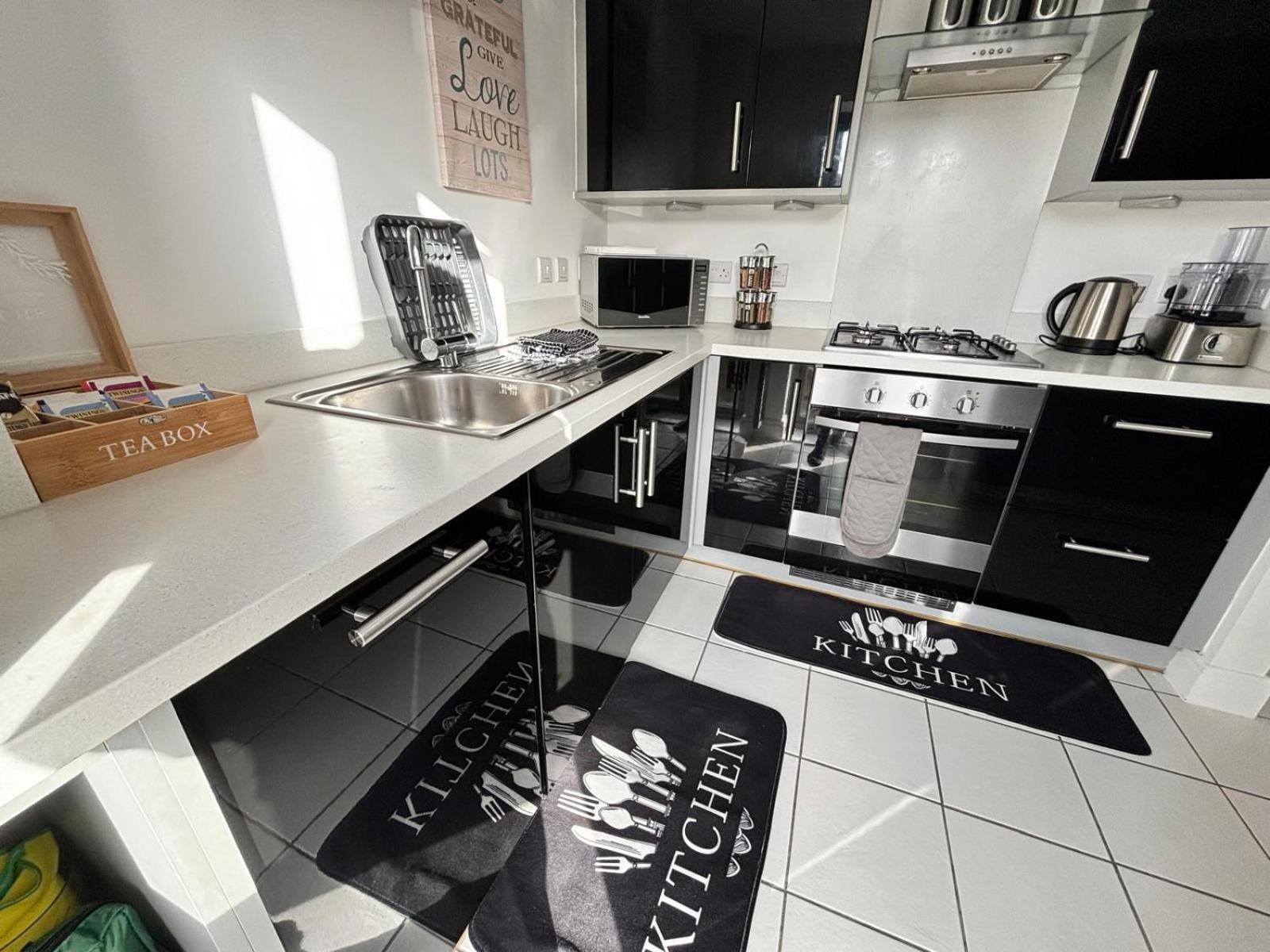 Luxury 2 Bedroom Northampton Townhouse With Balcony Extérieur photo
